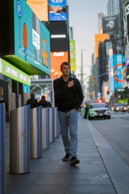 New York Manhattan Times Meydanı, genç turist.