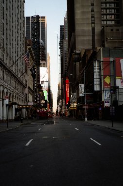 New York Manhattan Times Meydanı, reklam pankartları.