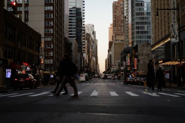 New York Manhattan Times Meydanı, reklam pankartları.