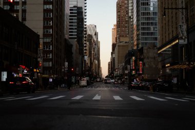 New York Manhattan Times Meydanı, reklam pankartları.