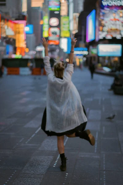 New York Manhattan Times Square Jonge Mooie Vrouw Toerist — Stockfoto