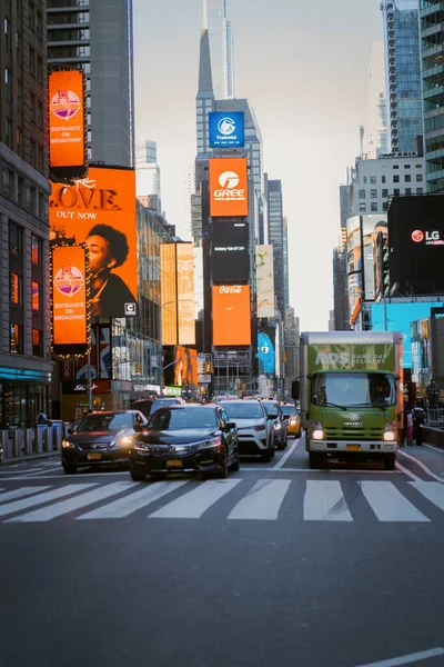 New York Manhattan Times Square Reclameborden — Stockfoto