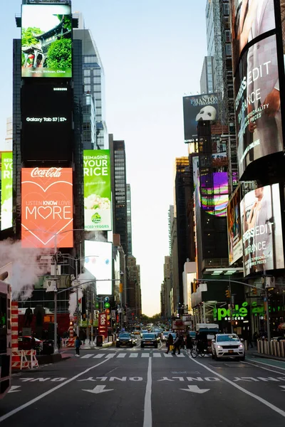 New York Manhattan Times Square Reclameborden — Stockfoto