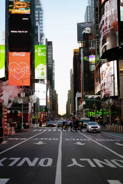 New York Manhattan Times Square Banners Publicitários — Fotografia de Stock