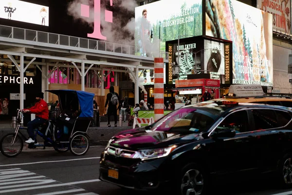 New York Manhattan Times Square Banners Publicitários — Fotografia de Stock