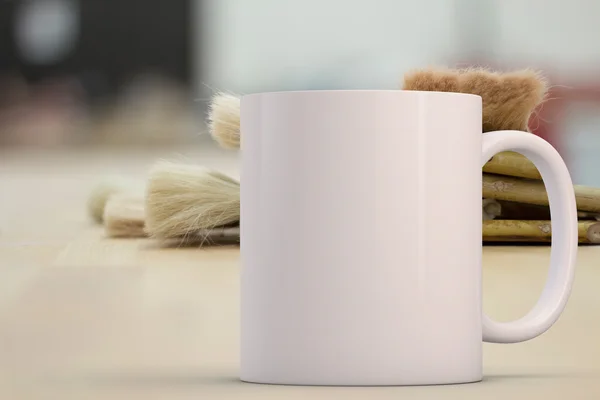 Taza de café blanco en blanco lista para su diseño personalizado / presupuesto . — Foto de Stock