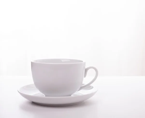하얀 컵 과 접시 — 스톡 사진