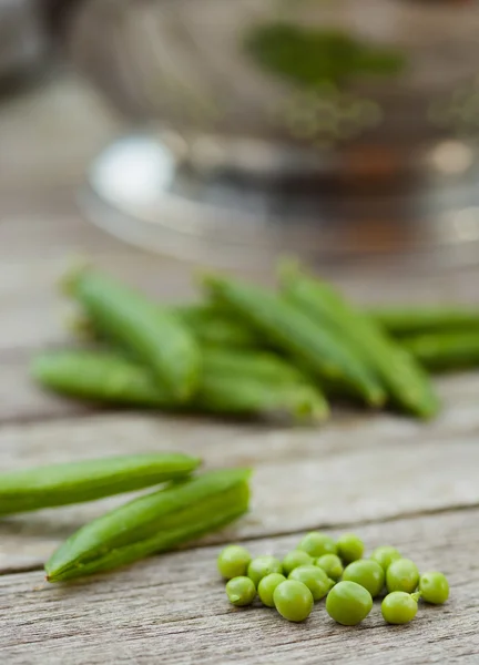 Erbsen und Erbsenschoten — Stockfoto