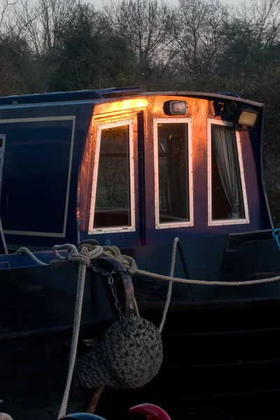 Smalle boten, kanaal van Kennet, Verenigd Koninkrijk — Stockfoto