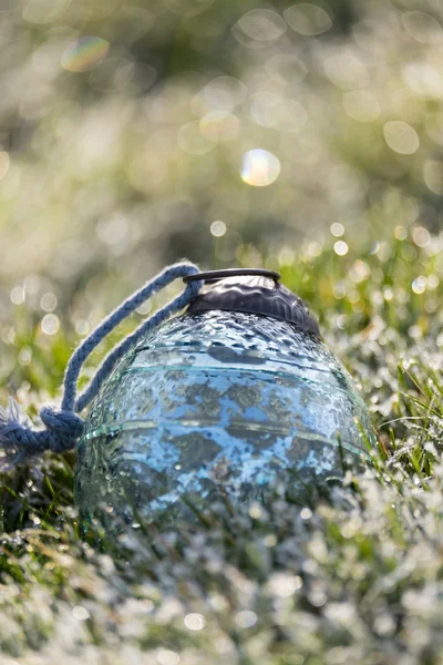 Kerstdecoratie buiten in de tuin — Stockfoto