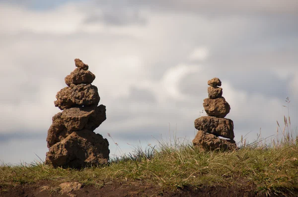 2 aufgeschichtete Felsen — Stockfoto