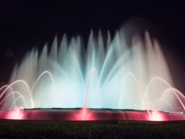 Çeşme Montjuic suda hareket ile