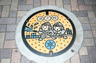 Yerdeki komik yangın musluğu