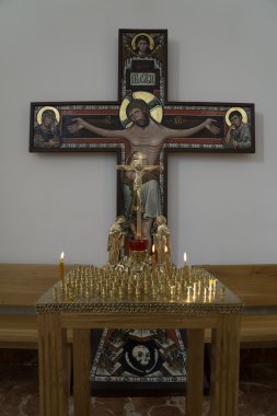 Mumlar ile Ortodoks haçı
