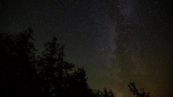 Yıldızların Zaman Çizelgesi Gece Gökyüzünde Süzülüyor Samanyolu Galaksisi Uydular Meteorlar — Stok video