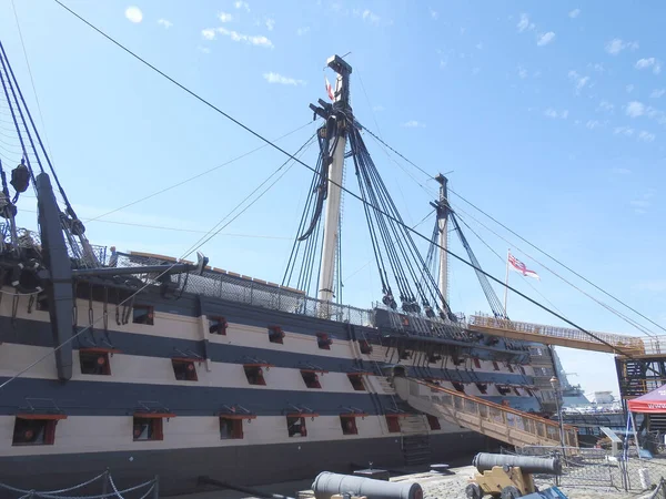朴茨茅斯市的老式木制胜利战舰 — 图库照片