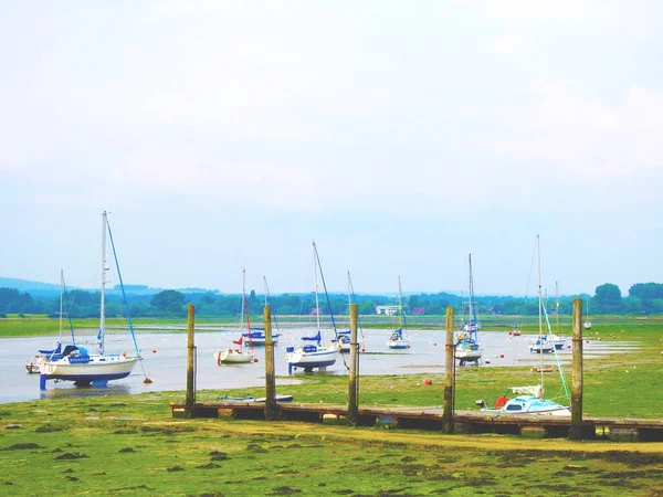 Vista Las Aguas Marea Pequeño Muelle Veleros Cerca Del Puerto —  Fotos de Stock