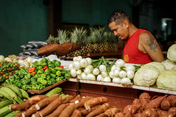 Local farmers selling fruit and Vegetable — стокове фото