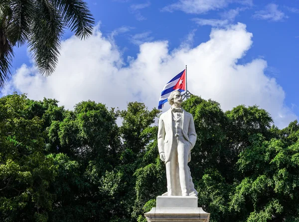 Estatua del héroe nacional José Martí —  Fotos de Stock