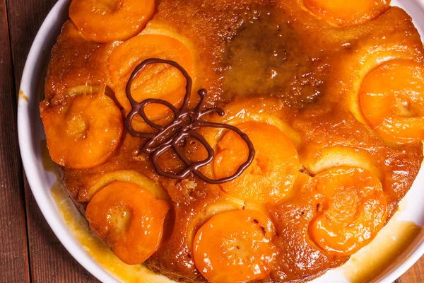 Перевернутый персиковый торт — стоковое фото