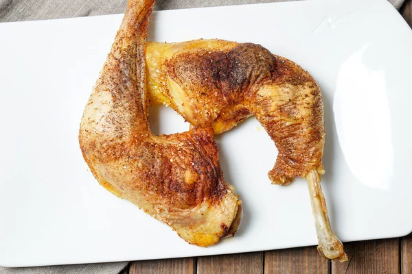 iki kızarmış tavuk baget