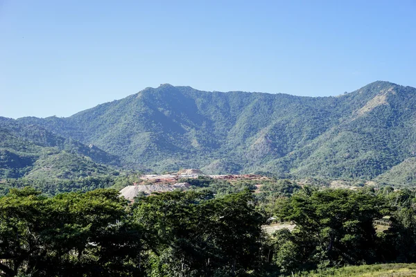 Τα βουνά γύρω από το ορυχείο Cobre El, Σαντιάγο ντε Κούβα — Φωτογραφία Αρχείου