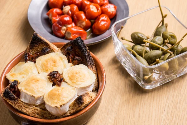 Deliciosos alimentos de tapas espanholas — Fotografia de Stock