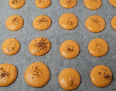 çiğ turuncu macaroons