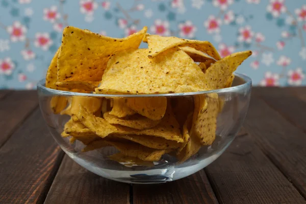 Skål med tortillachips — Stockfoto