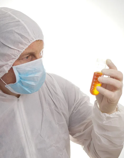 Man testing lab sample — Stock Photo, Image