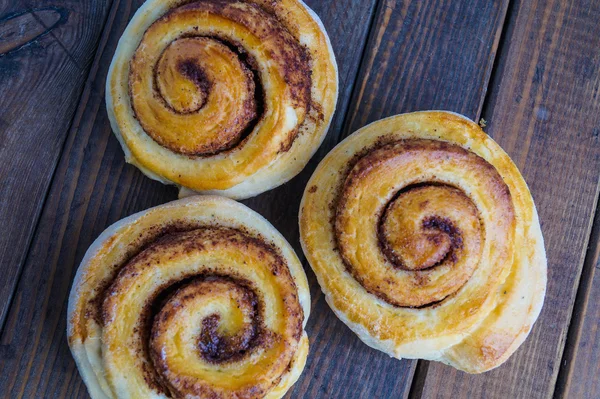 Tasty cinnamon buns — Stock Photo, Image