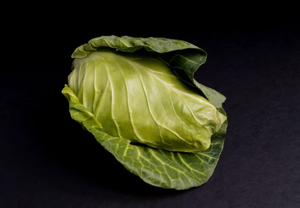 Υγιή άνοιξη φρέσκο λάχανο — Φωτογραφία Αρχείου