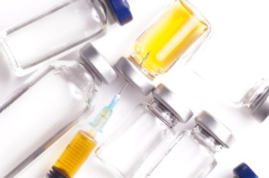 şişeleri ve şırınga