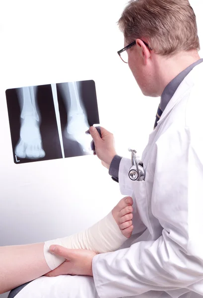 Examen médical une image radiographique d'entorse au pied — Photo