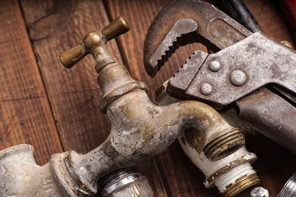 Working tools, plumbing, pipes and faucets — Stock Photo, Image