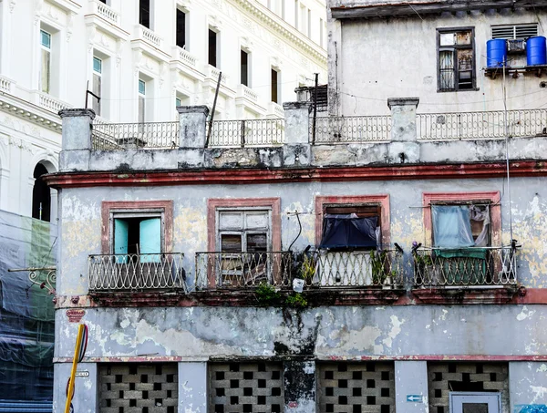 Barrio fachada de la casa —  Fotos de Stock