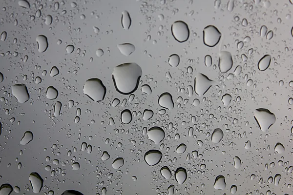 Doğadan camına soyut su damlası.