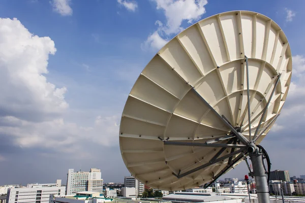 Uydu anteni telekomünikasyon için