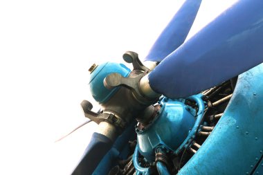 Eski bir uçak motoru kapat