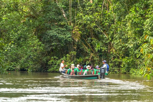 İçinde belgili tanımlık kano Avrupa biyologlar