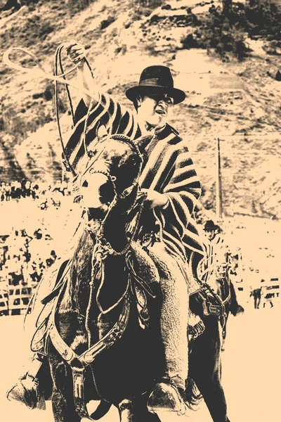 Inheemse Man een paard rijden en het houden van een Lasso — Stockfoto