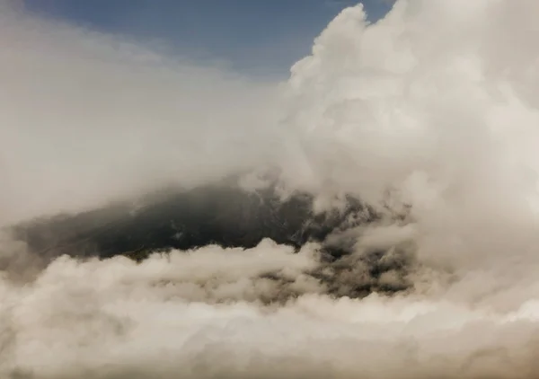 南美洲通古拉瓦火山爆炸 — 图库照片