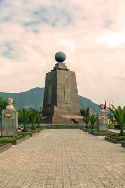 dünyanın merkezi