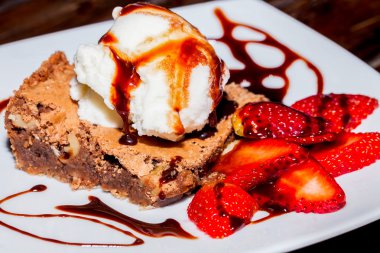 Çilekli dondurma kek Cupcake