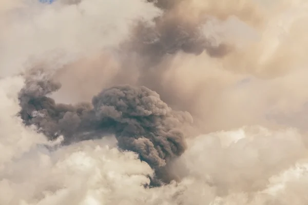 Tungurahua é um dos vulcões mais ativos — Fotografia de Stock