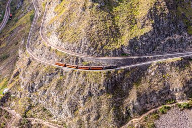 A hava görünümünü Tren hangi dağın çember