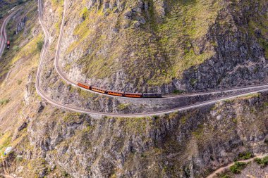 Turistik tren gezisi, yönlendirme belgili tanımlık Andes dağ yolu