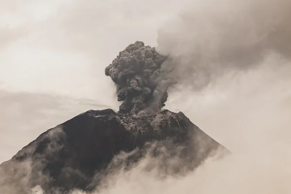 Tungurahua volkan telefoto günbatımı atış