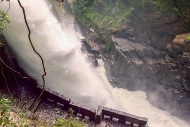 Pailon Del Diablo, Devils kazan şelale