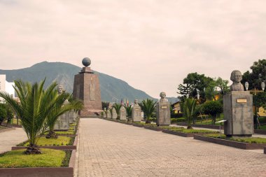 Mitad Del Mundo